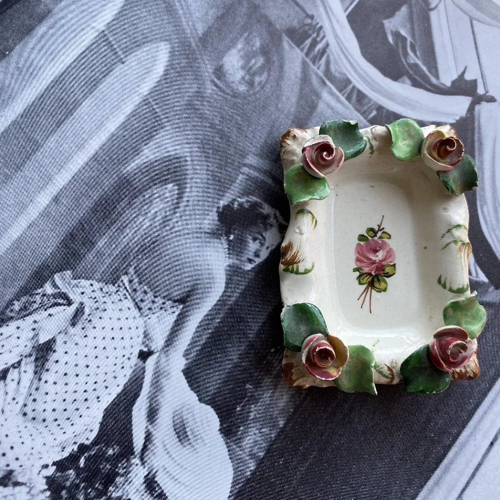 VINTAGE PORCELAIN FLOWER DISH